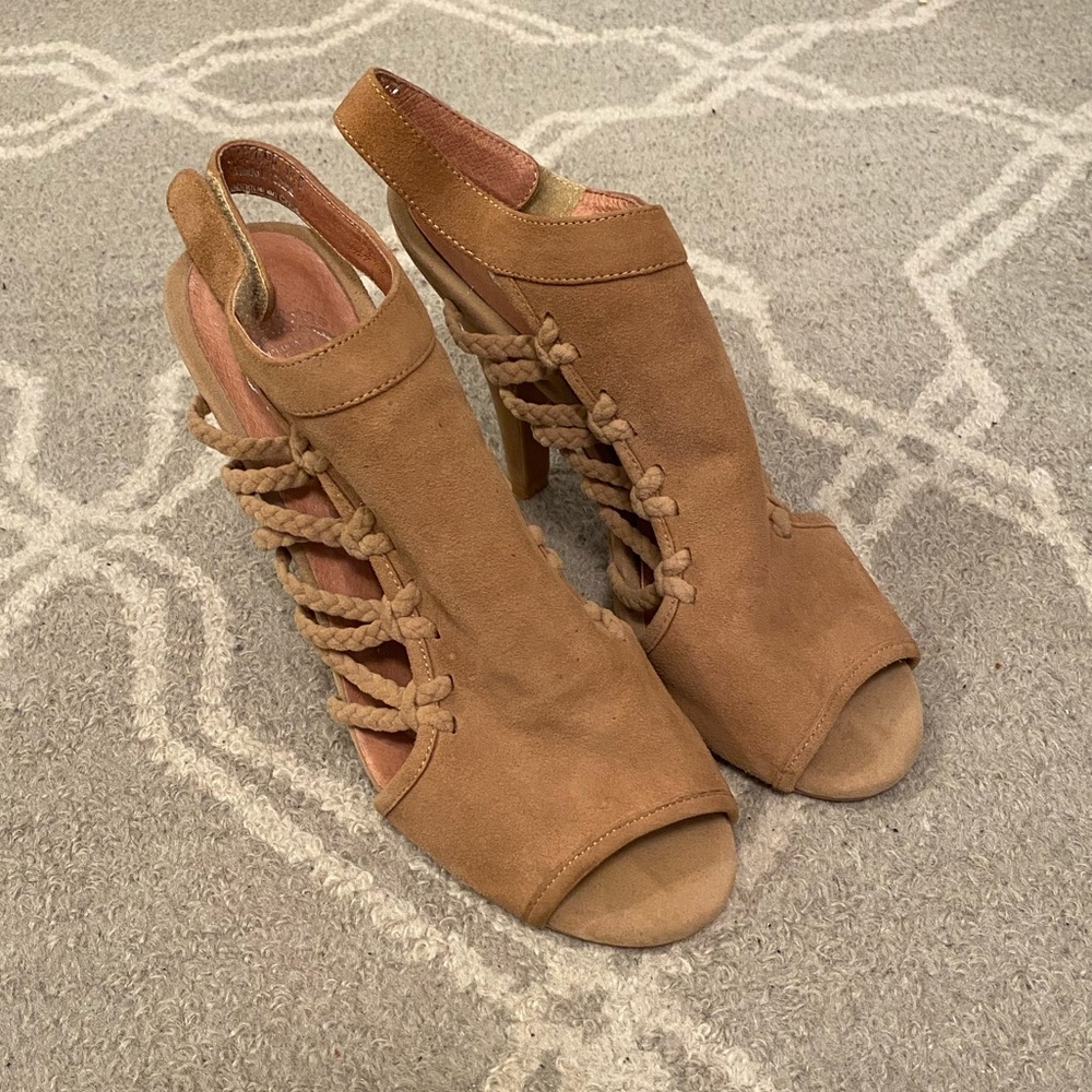 Jeffrey Campbell Women’s Tan Suede Caged Braided Lorene Shooties Heels Size 8.5